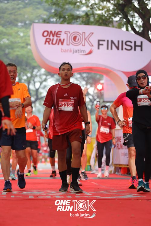 Race photo from ONE RUN 10 K