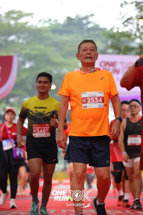 Race photo from ONE RUN 10 K