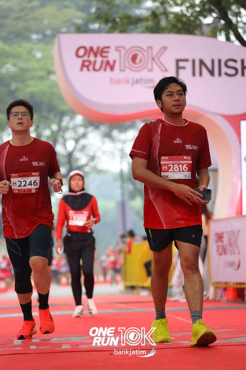 Race photo from ONE RUN 10 K