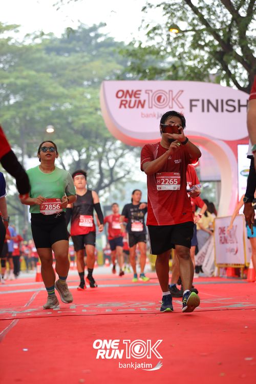 Race photo from ONE RUN 10 K