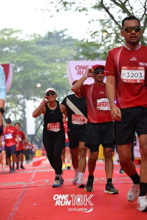 Race photo from ONE RUN 10 K