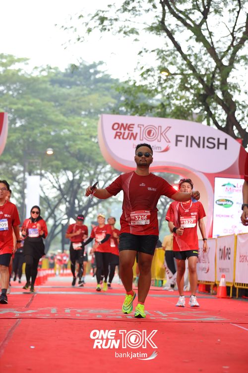 Race photo from ONE RUN 10 K