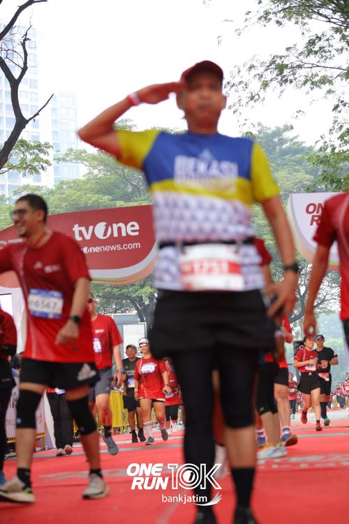 Race photo from ONE RUN 10 K