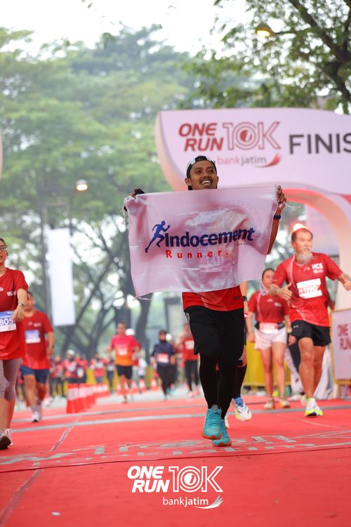 Race photo from ONE RUN 10 K