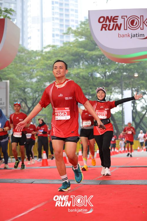 Race photo from ONE RUN 10 K