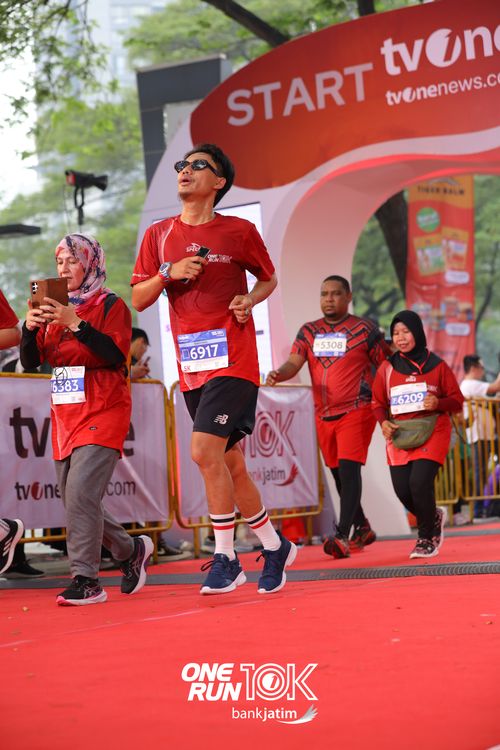 Race photo from ONE RUN 10 K