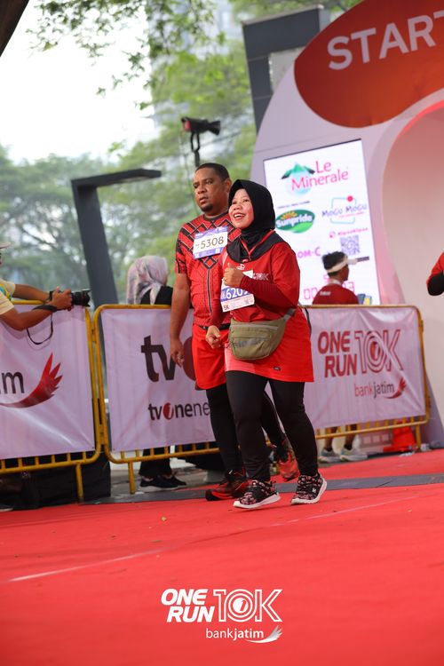 Race photo from ONE RUN 10 K