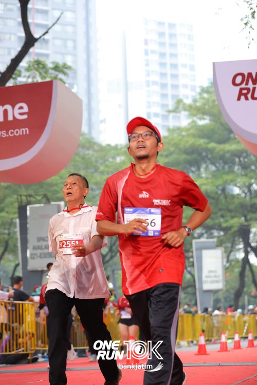 Race photo from ONE RUN 10 K