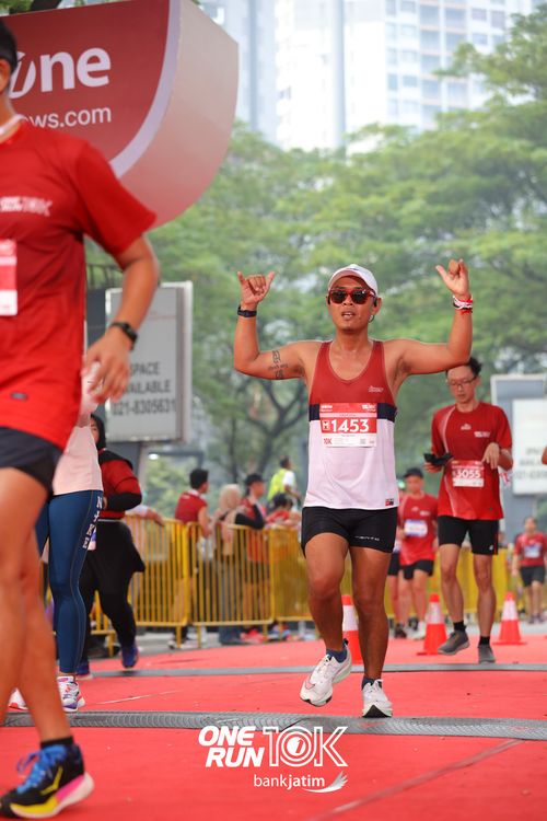 Race photo from ONE RUN 10 K