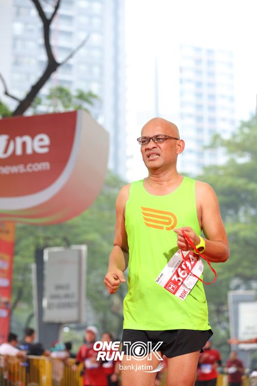 Race photo from ONE RUN 10 K