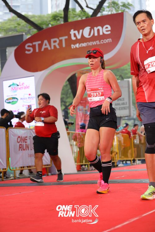 Race photo from ONE RUN 10 K