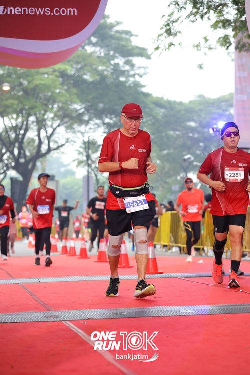 Race photo from ONE RUN 10 K