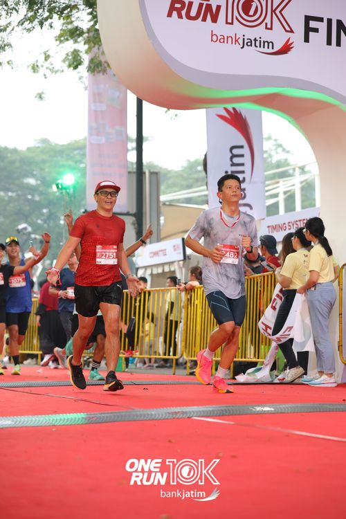 Race photo from ONE RUN 10 K