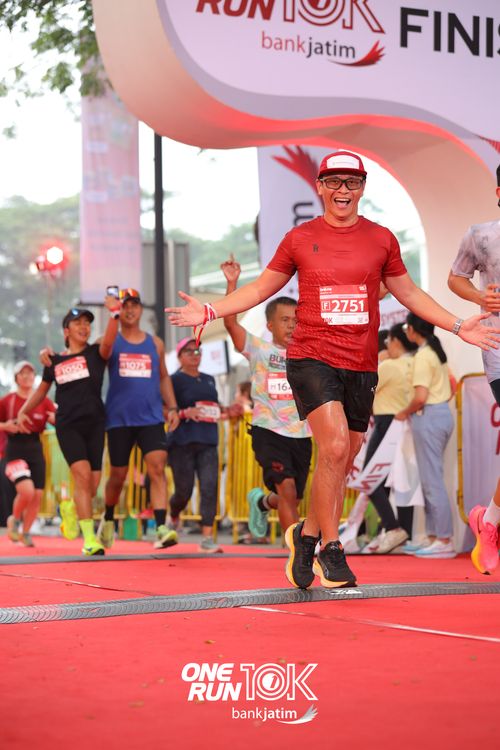 Race photo from ONE RUN 10 K
