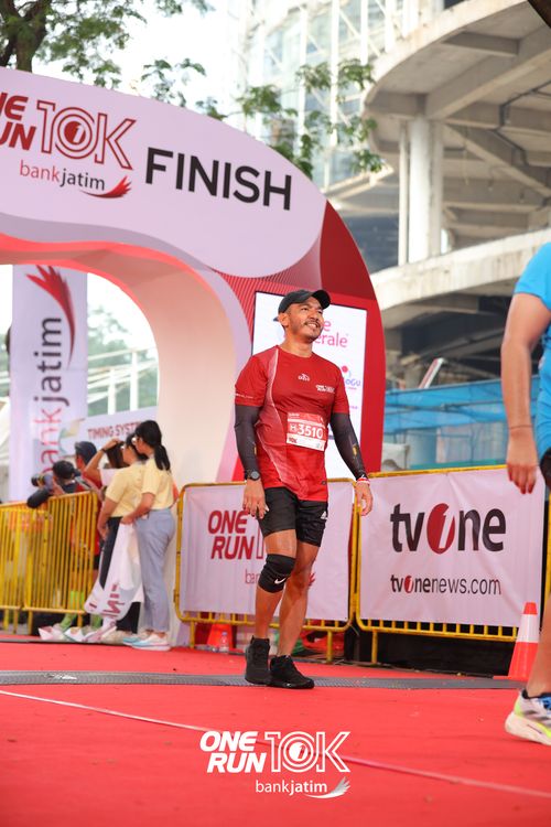 Race photo from ONE RUN 10 K
