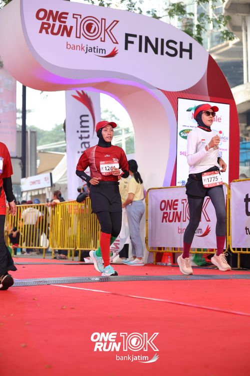 Race photo from ONE RUN 10 K