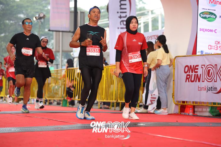 Race photo from ONE RUN 10 K
