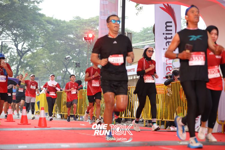 Race photo from ONE RUN 10 K
