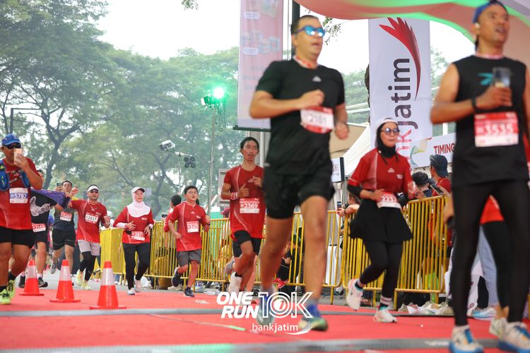 Race photo from ONE RUN 10 K