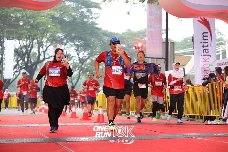 Race photo from ONE RUN 10 K