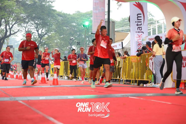 Race photo from ONE RUN 10 K