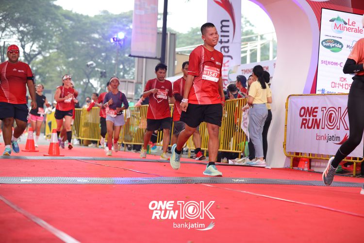 Race photo from ONE RUN 10 K