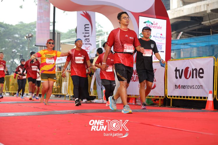 Race photo from ONE RUN 10 K