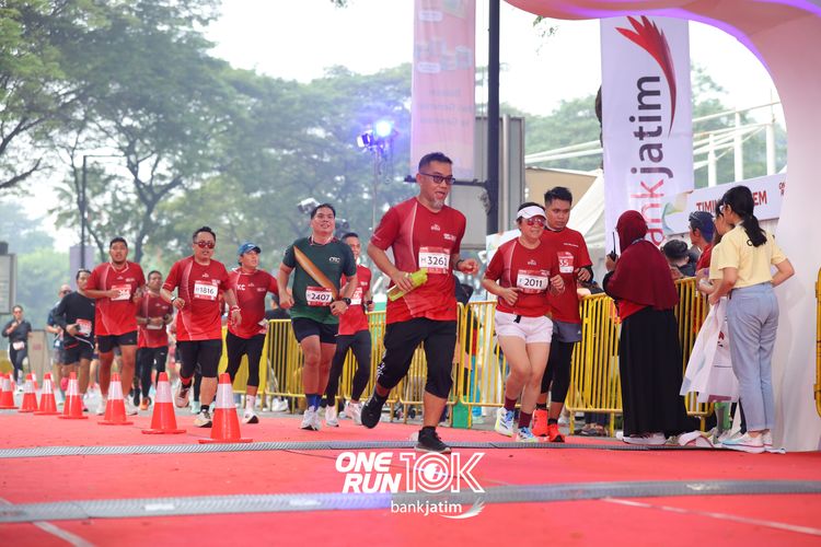 Race photo from ONE RUN 10 K