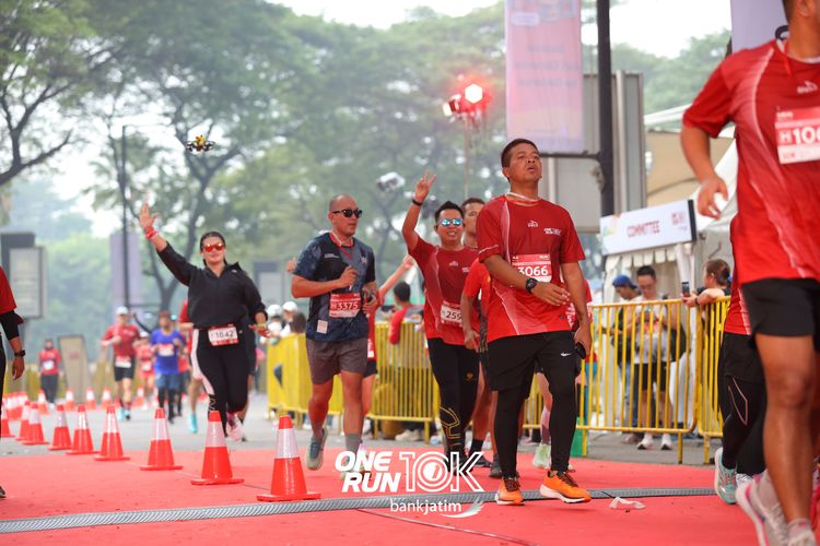 Race photo from ONE RUN 10 K