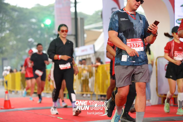 Race photo from ONE RUN 10 K