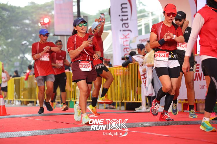 Race photo from ONE RUN 10 K