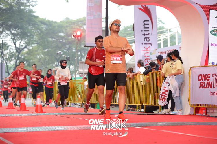 Race photo from ONE RUN 10 K