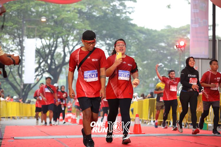 Race photo from ONE RUN 10 K