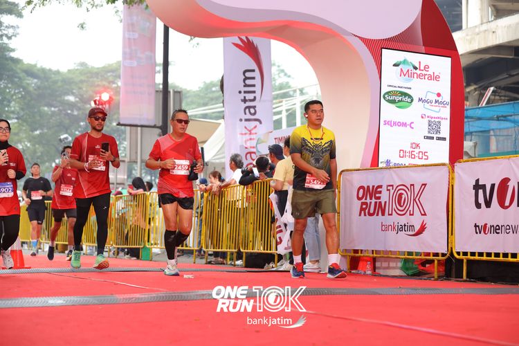 Race photo from ONE RUN 10 K