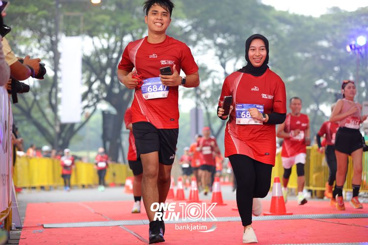 Race photo from ONE RUN 10 K