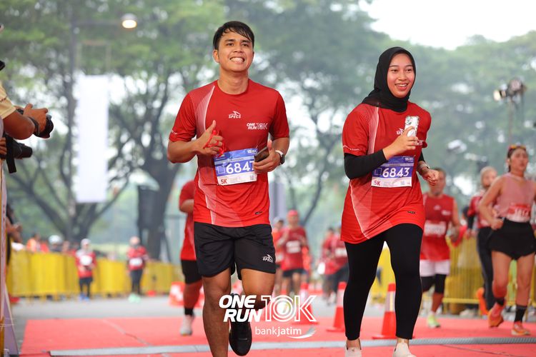 Race photo from ONE RUN 10 K