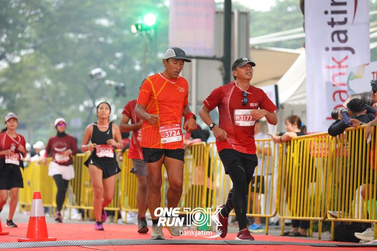 Race photo from ONE RUN 10 K