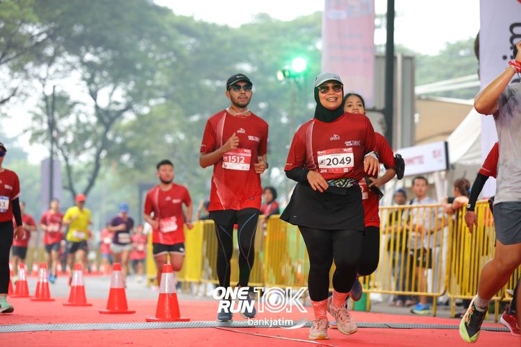 Race photo from ONE RUN 10 K