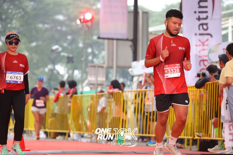 Race photo from ONE RUN 10 K