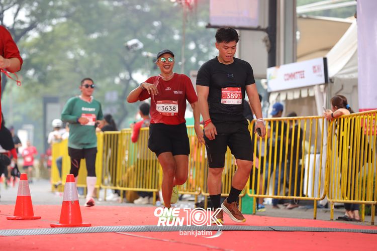 Race photo from ONE RUN 10 K