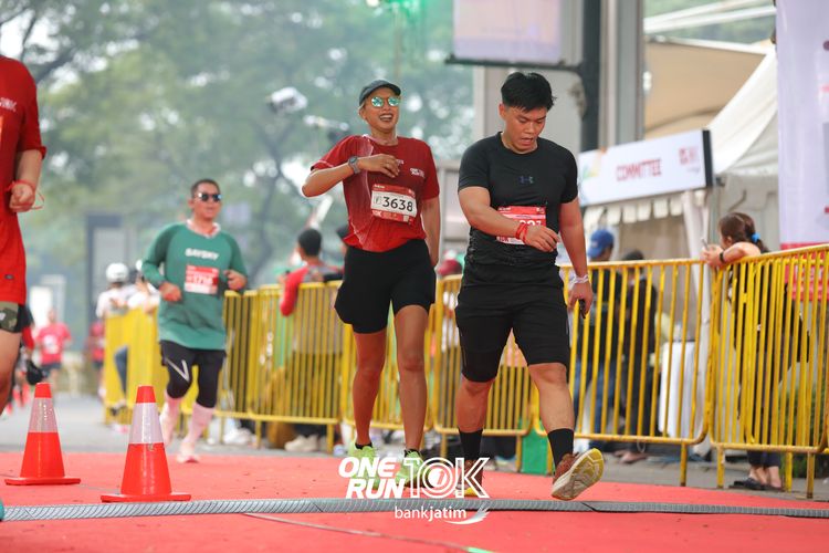 Race photo from ONE RUN 10 K