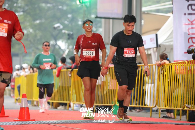 Race photo from ONE RUN 10 K