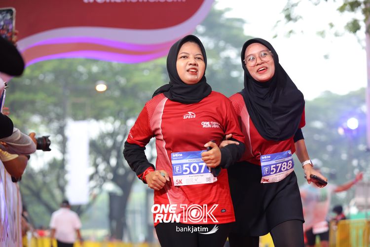 Race photo from ONE RUN 10 K