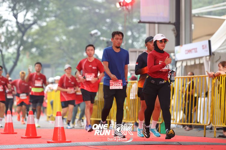 Race photo from ONE RUN 10 K
