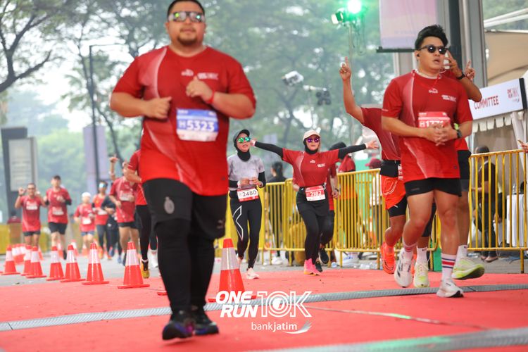 Race photo from ONE RUN 10 K