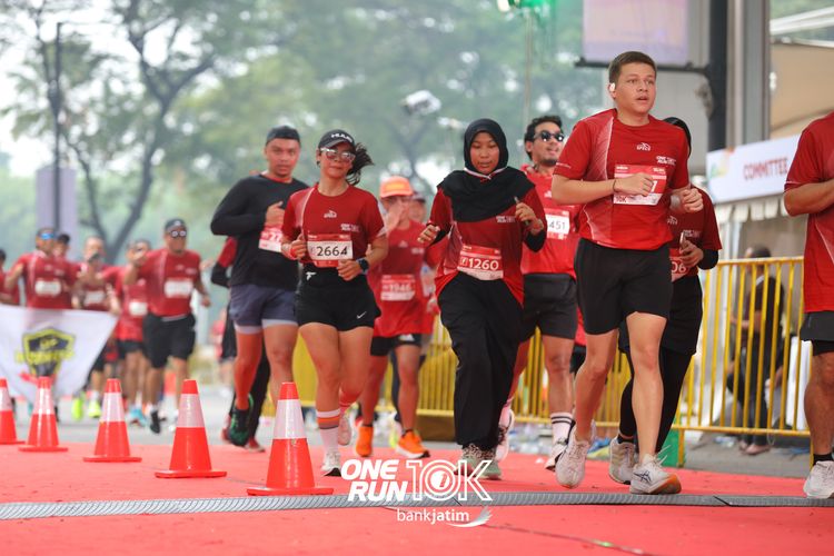 Race photo from ONE RUN 10 K