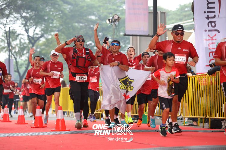 Race photo from ONE RUN 10 K