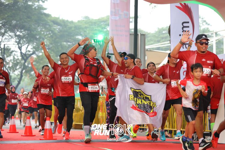 Race photo from ONE RUN 10 K