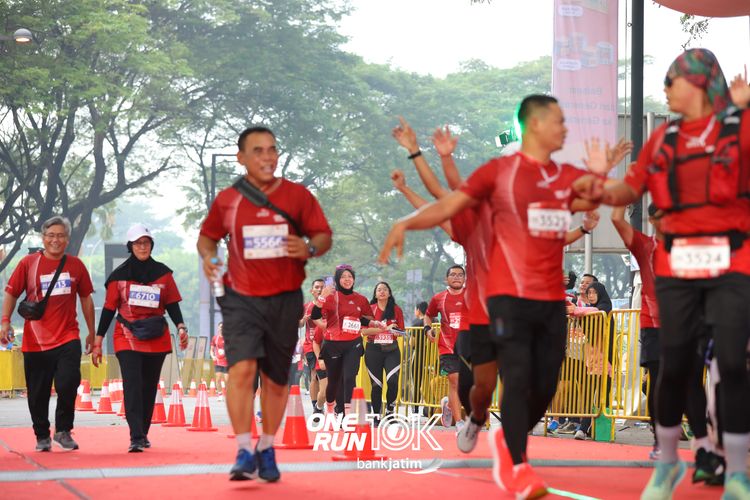 Race photo from ONE RUN 10 K