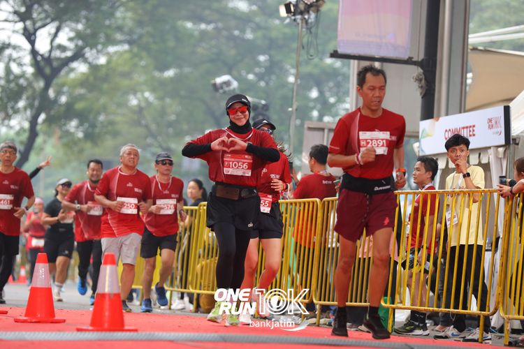 Race photo from ONE RUN 10 K